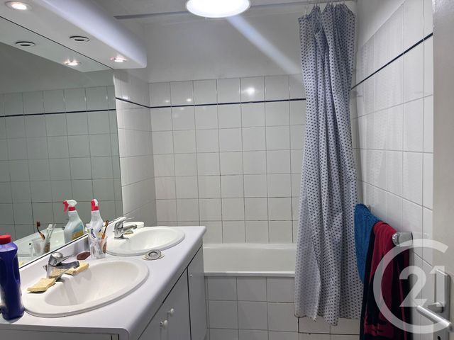 Appartement F4 à louer - 4 pièces - 82.57 m2 - PARIS - 75013 - ILE-DE-FRANCE - Century 21 Olympiades