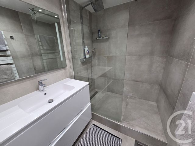 Appartement F2 à vendre - 2 pièces - 46.8 m2 - PARIS - 75013 - ILE-DE-FRANCE - Century 21 Olympiades