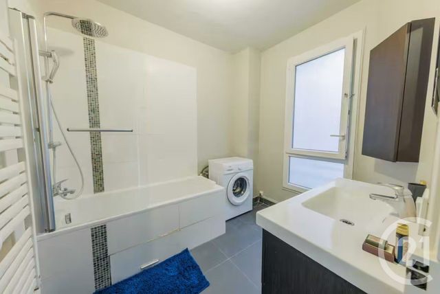Appartement à louer - 3 pièces - 61.2 m2 - PARIS - 75013 - ILE-DE-FRANCE - Century 21 Olympiades