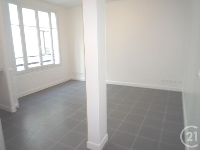Afficher la photo en grand Appartement F1 à louer - 1 pièce - 25.0 m2 - PARIS - 75013 - ILE-DE-FRANCE - Century 21 Olympiades