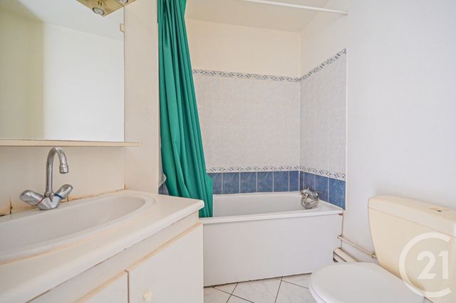 Afficher la photo en grand Appartement F1 à vendre - 1 pièce - 19.52 m2 - PARIS - 75013 - ILE-DE-FRANCE - Century 21 Olympiades