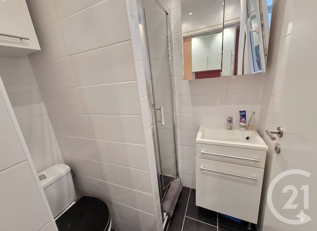 Appartement F1 à vendre - 1 pièce - 16.77 m2 - PARIS - 75011 - ILE-DE-FRANCE - Century 21 Olympiades