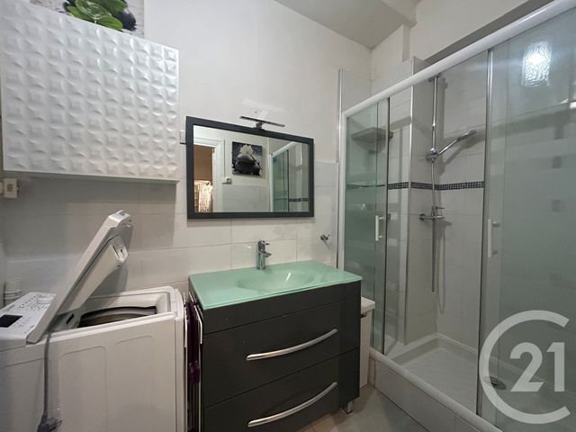 Appartement F1 à louer - 1 pièce - 25.0 m2 - LE KREMLIN BICETRE - 94 - ILE-DE-FRANCE - Century 21 Olympiades