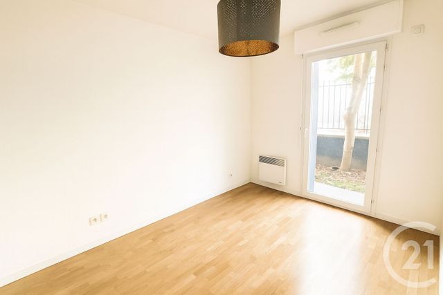 Appartement F2 à vendre - 2 pièces - 32.05 m2 - ISSY LES MOULINEAUX - 92 - ILE-DE-FRANCE - Century 21 Olympiades