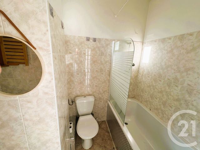 Appartement F3 à vendre - 3 pièces - 47.79 m2 - LE KREMLIN BICETRE - 94 - ILE-DE-FRANCE - Century 21 Olympiades