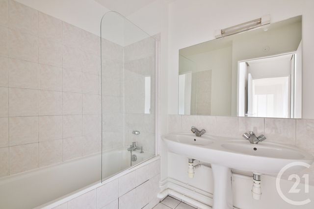 Appartement F4 à vendre - 4 pièces - 98.02 m2 - PARIS - 75013 - ILE-DE-FRANCE - Century 21 Olympiades