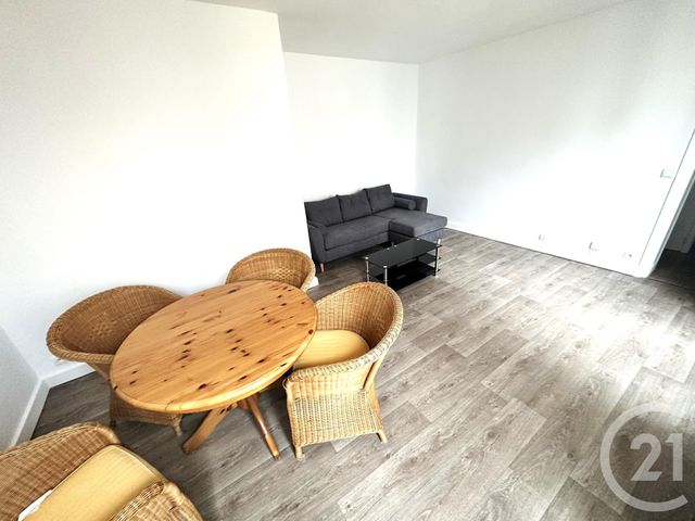 Appartement F2 à louer - 2 pièces - 42.85 m2 - PARIS - 75013 - ILE-DE-FRANCE - Century 21 Olympiades