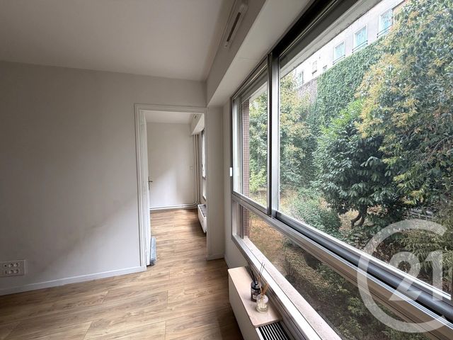Appartement F2 à louer - 2 pièces - 50.4 m2 - PARIS - 75011 - ILE-DE-FRANCE - Century 21 Olympiades
