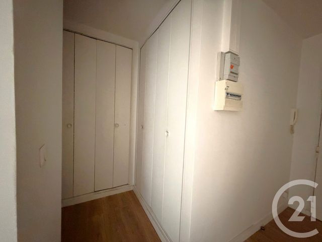 Appartement F2 à louer - 2 pièces - 50.4 m2 - PARIS - 75011 - ILE-DE-FRANCE - Century 21 Olympiades