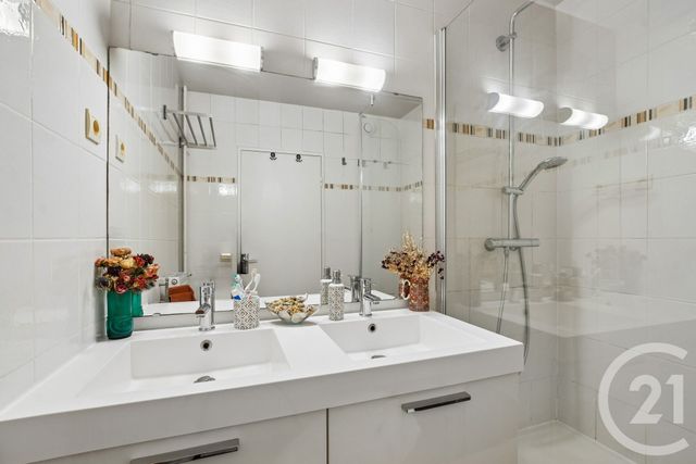 Appartement F3 bis à vendre - 3 pièces - 78.0 m2 - PARIS - 75013 - ILE-DE-FRANCE - Century 21 Olympiades
