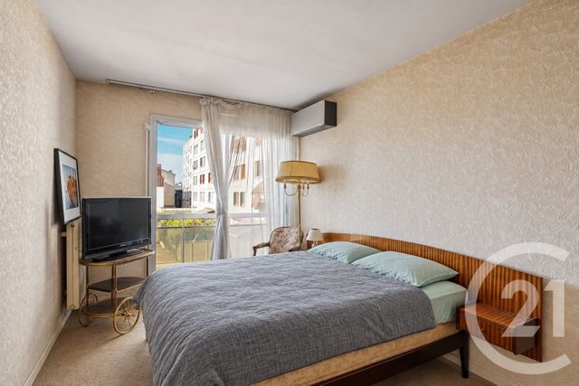 Appartement F5 à vendre - 5 pièces - 99.05 m2 - PARIS - 75011 - ILE-DE-FRANCE - Century 21 Olympiades